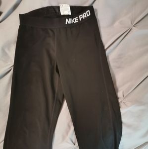 Nike Pro Capris